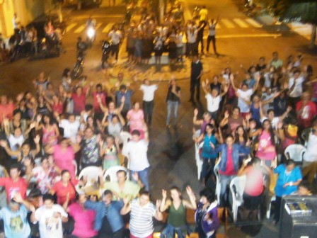 Louvor em Passa e Fica